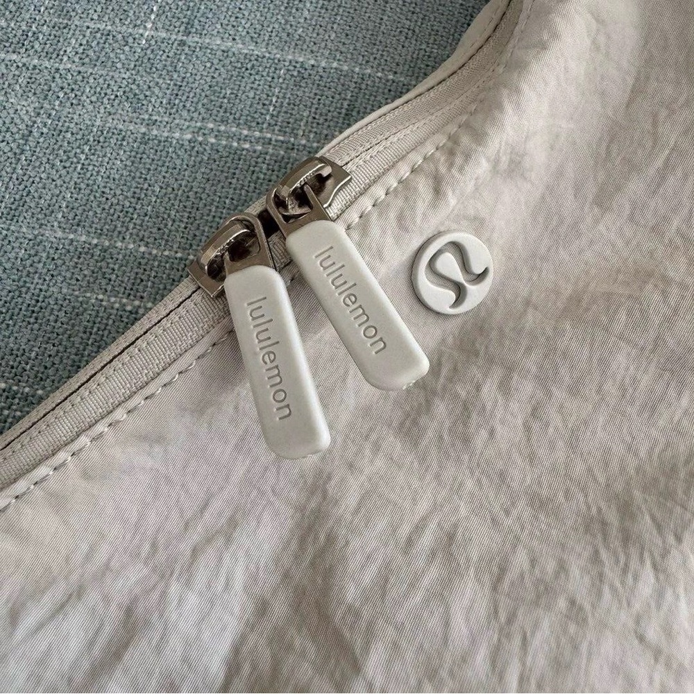 Lululemon Athletica Beige Shoulder Bag - Picture 5 of 6